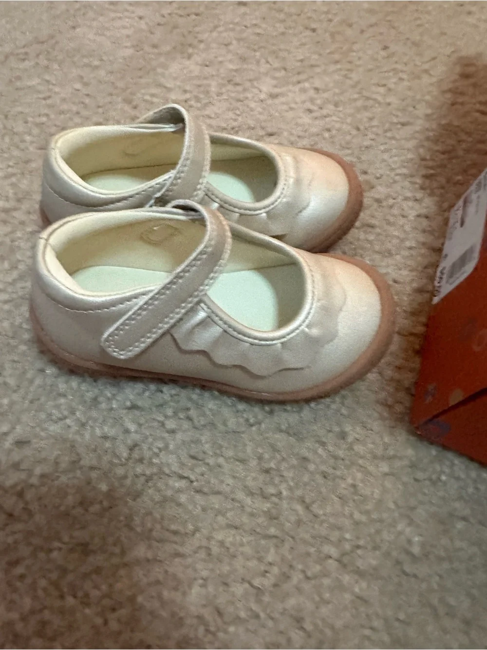 OOMPHIES Amina Gold Mary Jane Shoes Toddler Girl Size 7 EUC